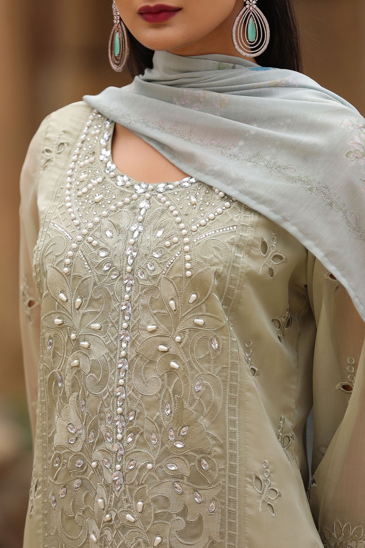 GREEN ORGANZA STRAIGHT KURTA WITH PANT AND DUPATTA