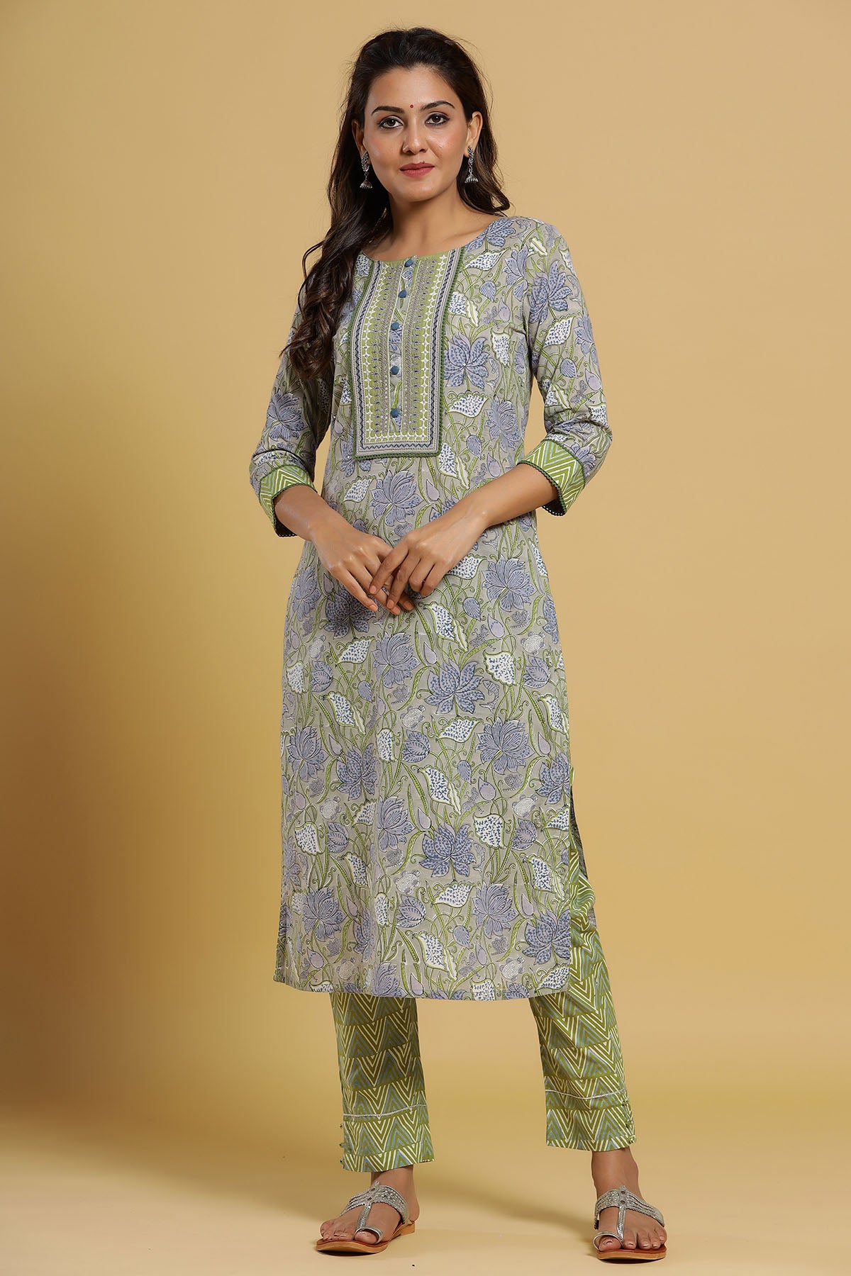 Green Cotton Printed Straight-Cut Suit