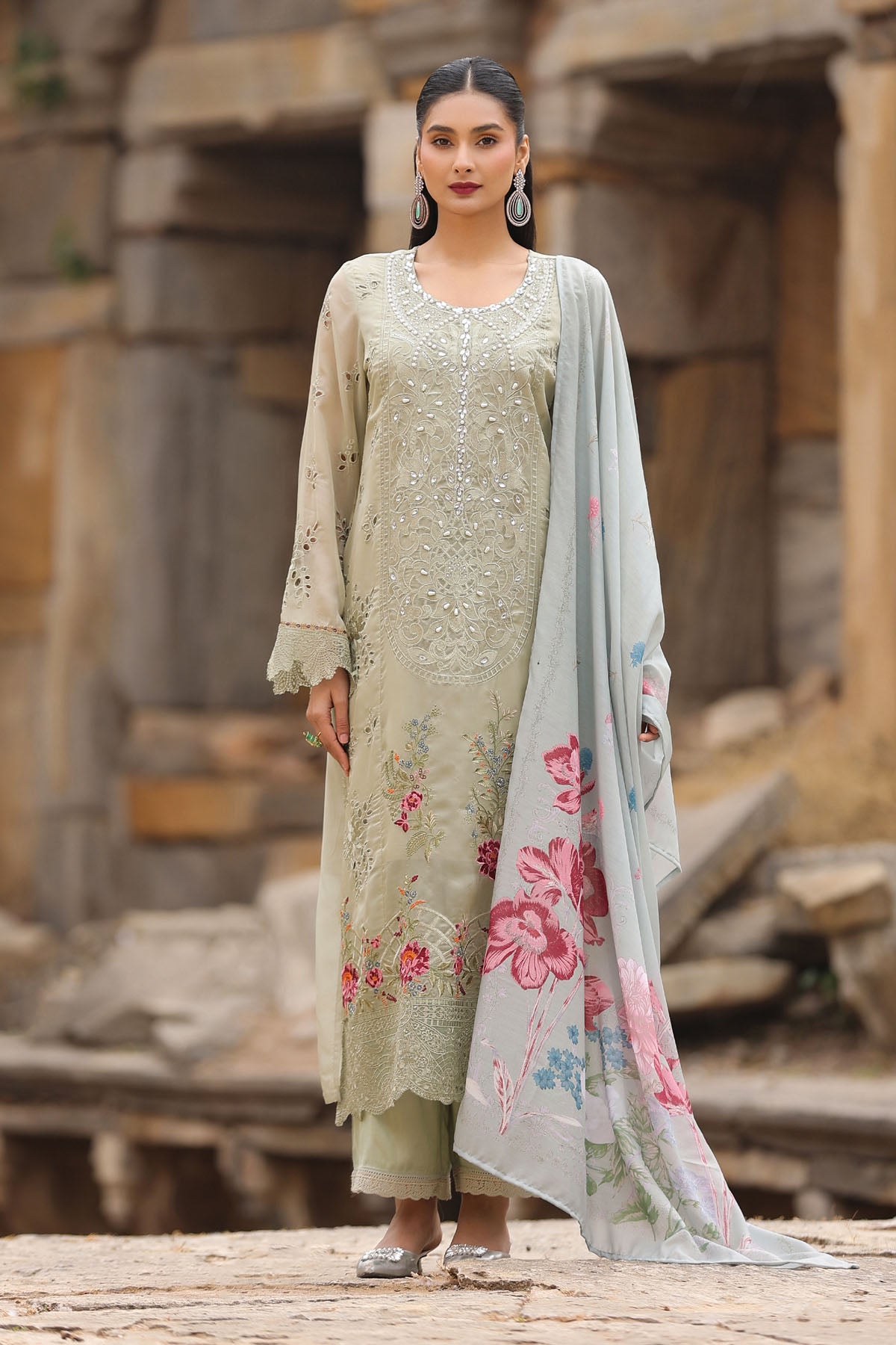 GREEN ORGANZA STRAIGHT KURTA WITH PANT AND DUPATTA