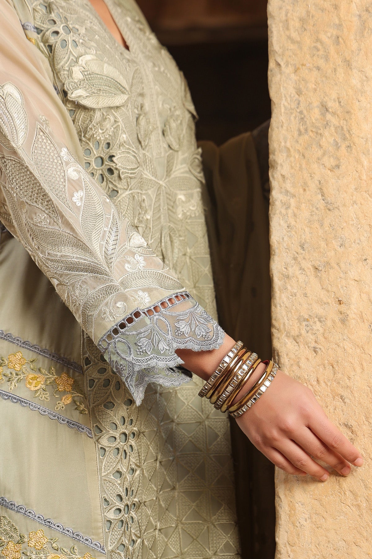 GREEN ORGANZA STRAIGHT KURTA WITH PANT AND DUPATTA