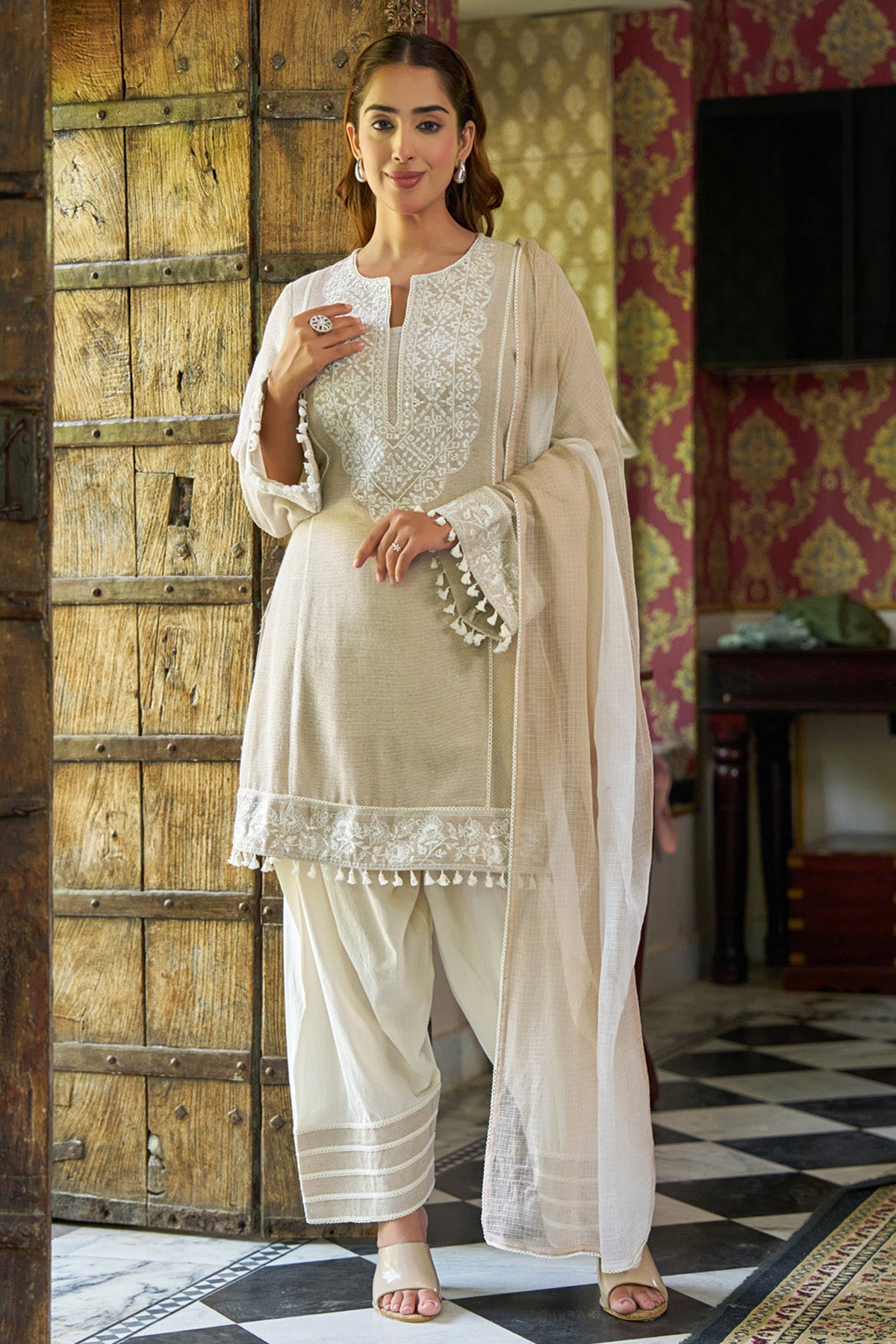 Off white jute embroidered Farshi Suit Set With Dupatta