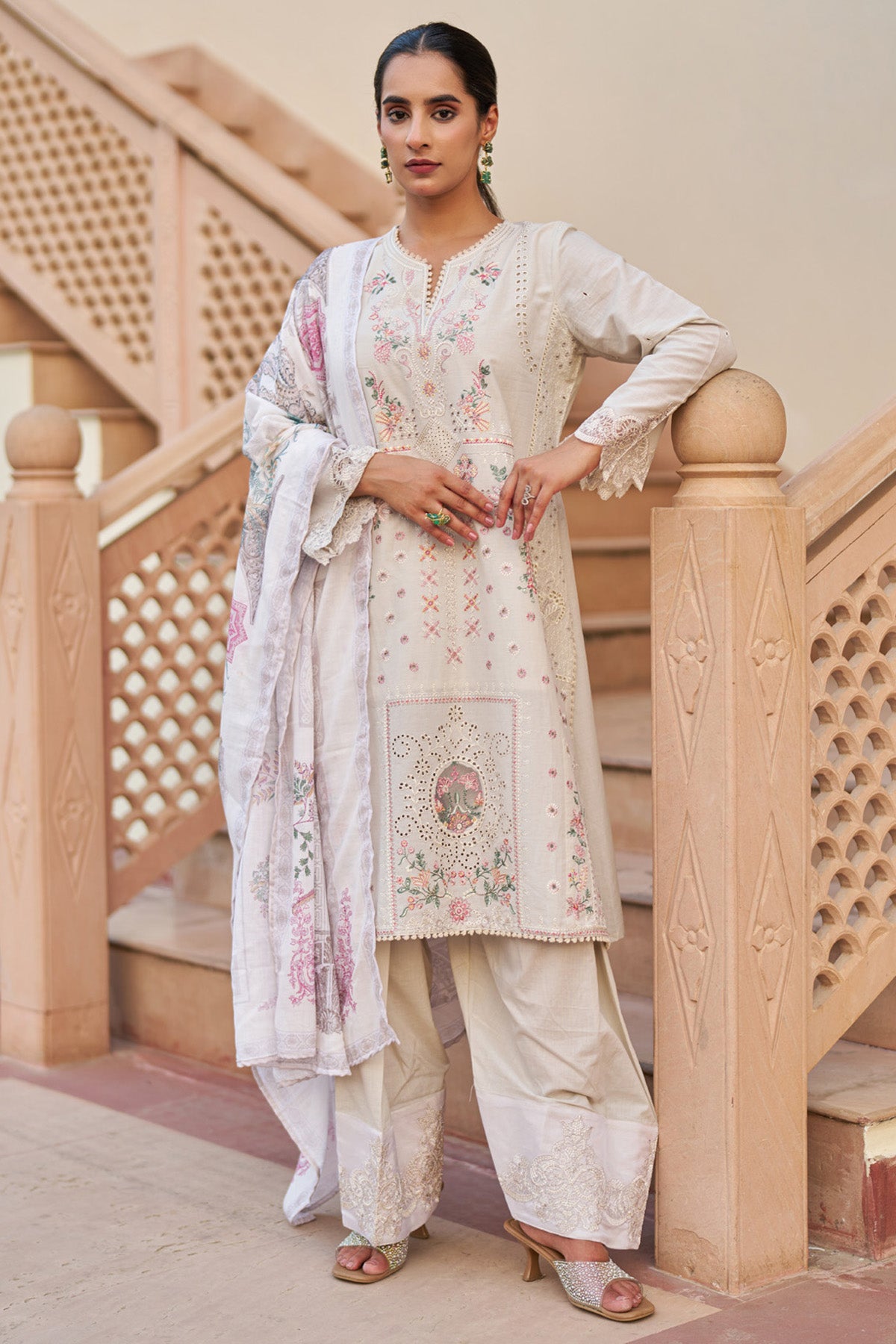 Off white cotton embroidered Farshi Suit Set With Dupatta