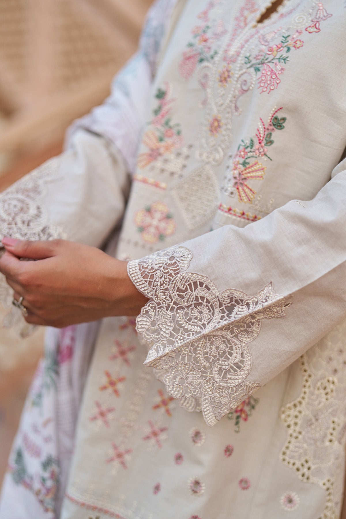 Off white cotton embroidered Farshi Suit Set With Dupatta