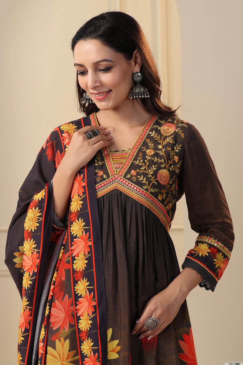 Black Muslin Embroidered Floral Side Slit Kurta With Pants And Dupatta