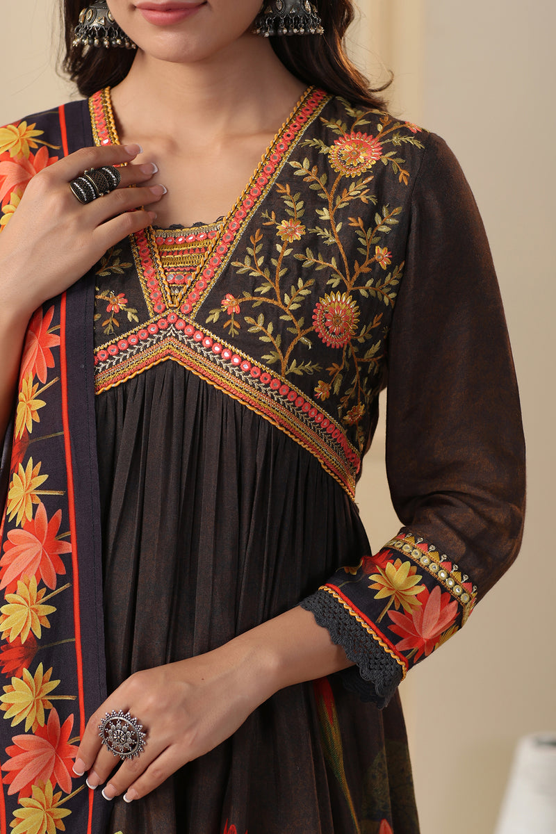 Black Muslin Embroidered Floral Side Slit Kurta With Pants And Dupatta