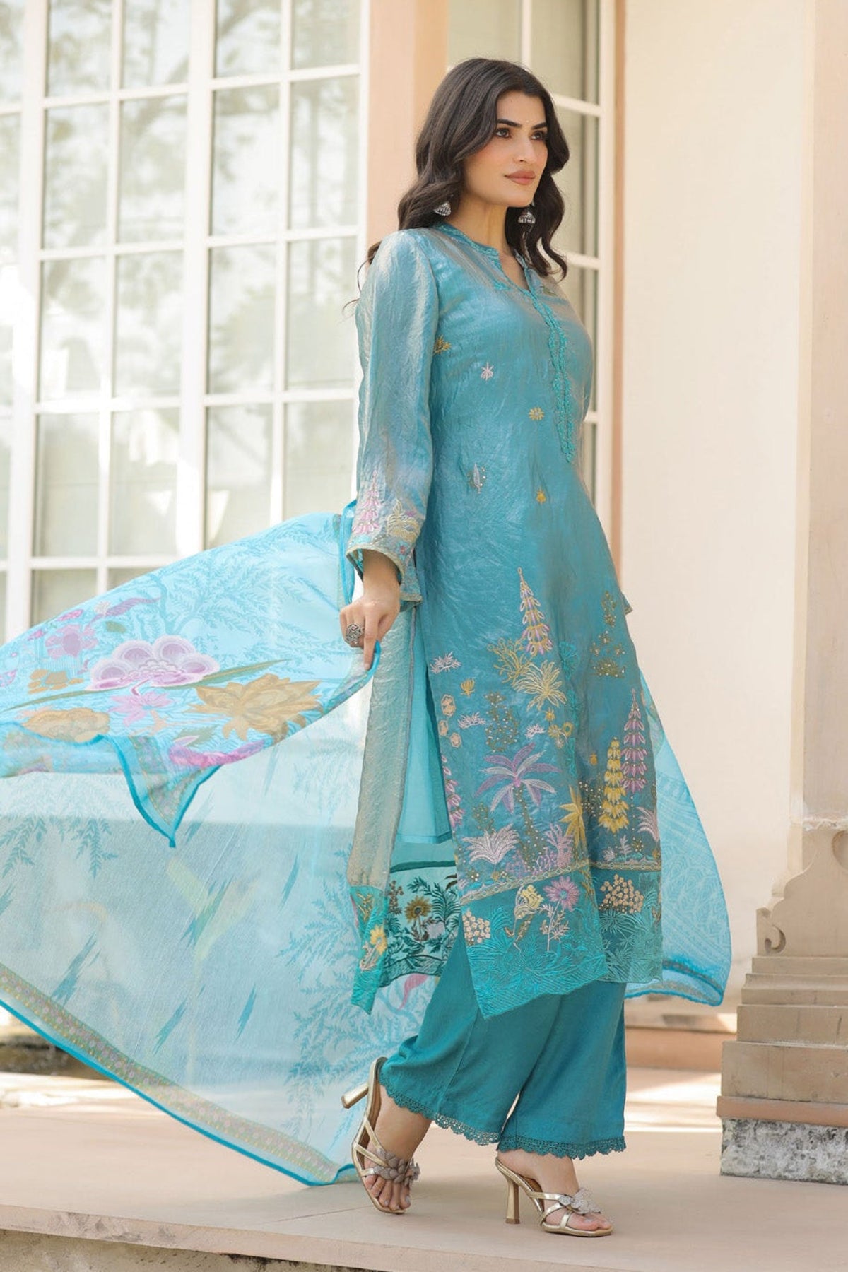 Turquoise Blue Organza Embridered Kurta Set With Dupatta