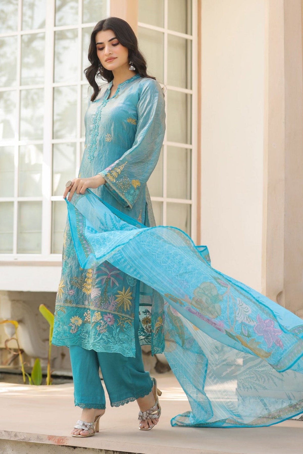 Turquoise Blue Organza Embridered Kurta Set With Dupatta