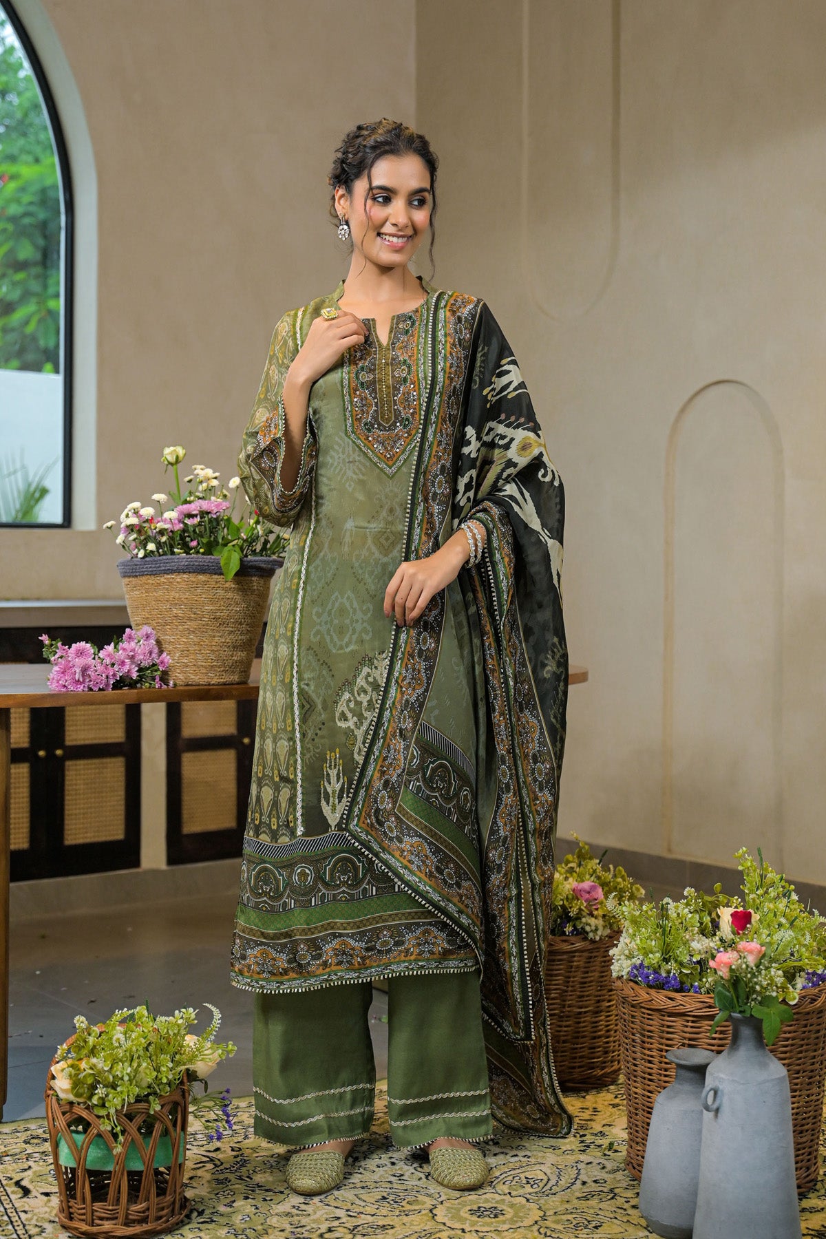 Green Crepe Silk Embroidered Kurta Set With Dupatta