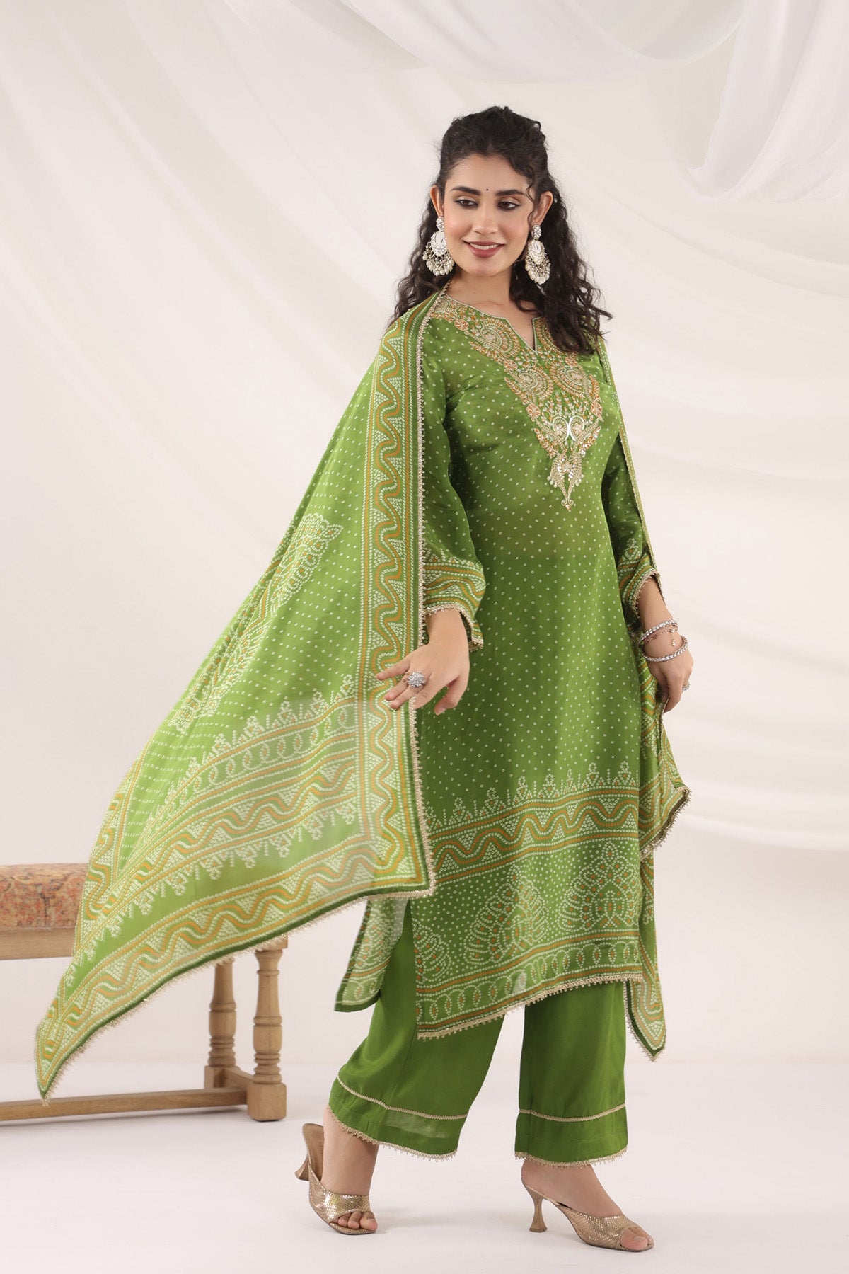 Green Crepe Silk Embroidered Kurta Set With Dupatta
