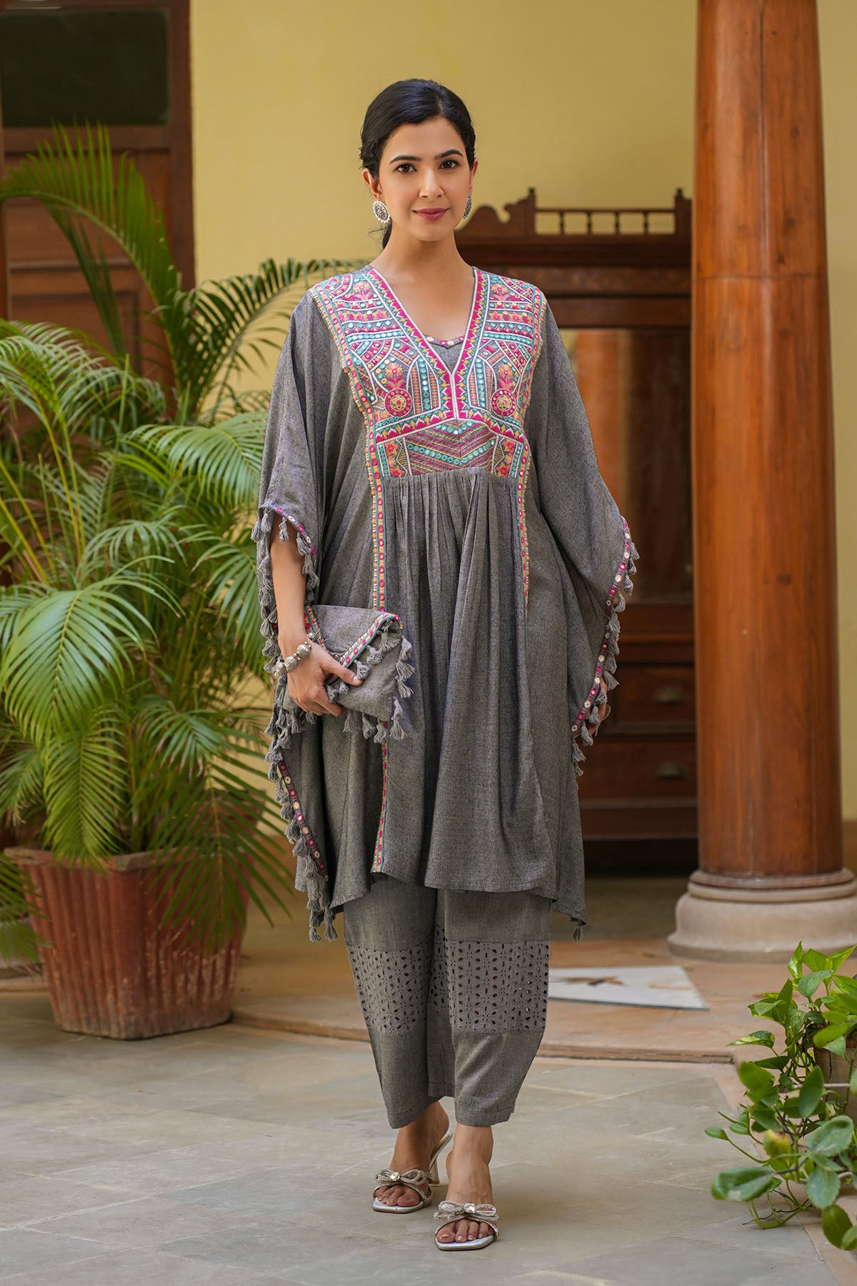 Grey Embroidered Kaftan Set With Purse