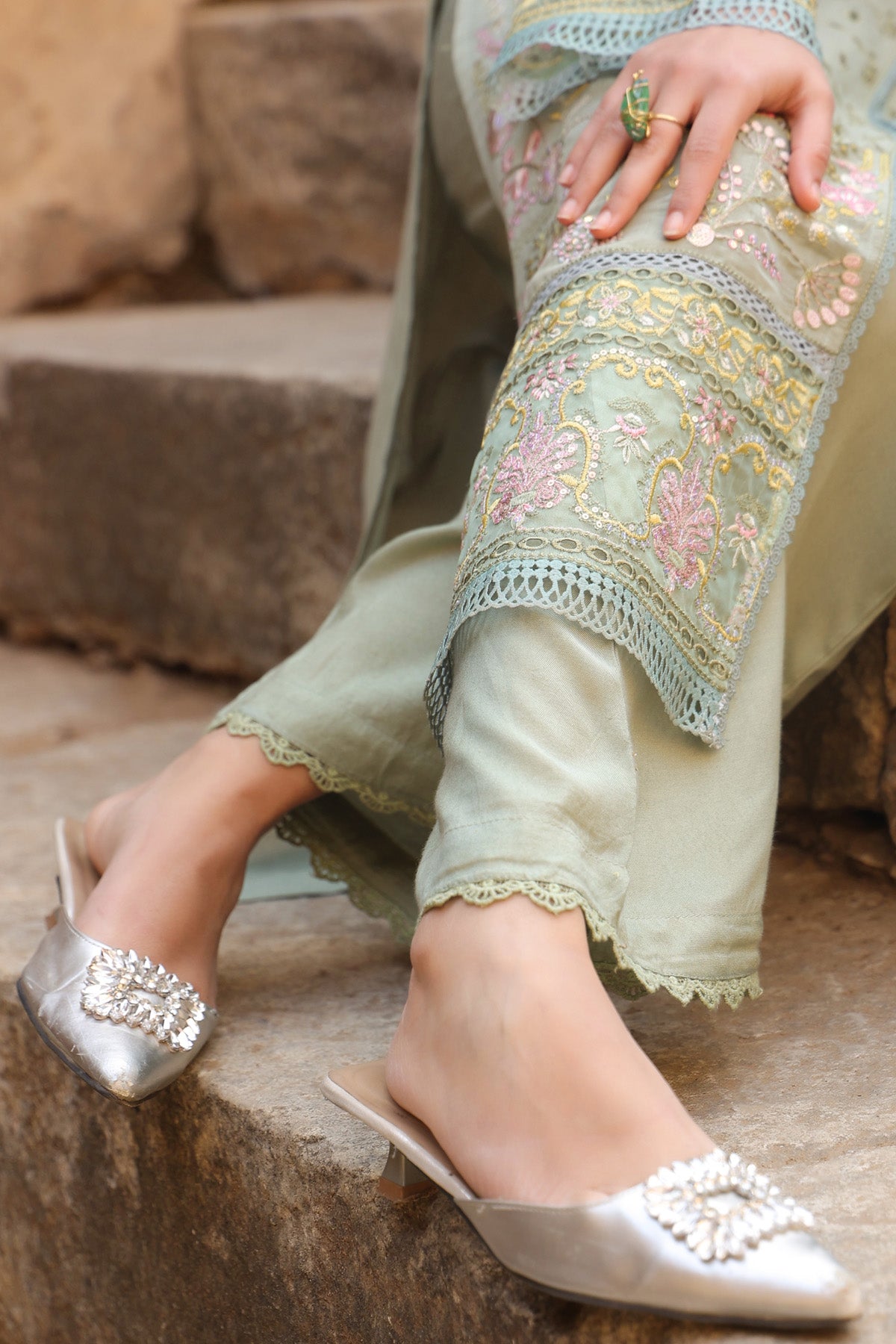 GREEN MUL CHANDERI STRAIGHT KURTA WITH PANT AND DUPATTA