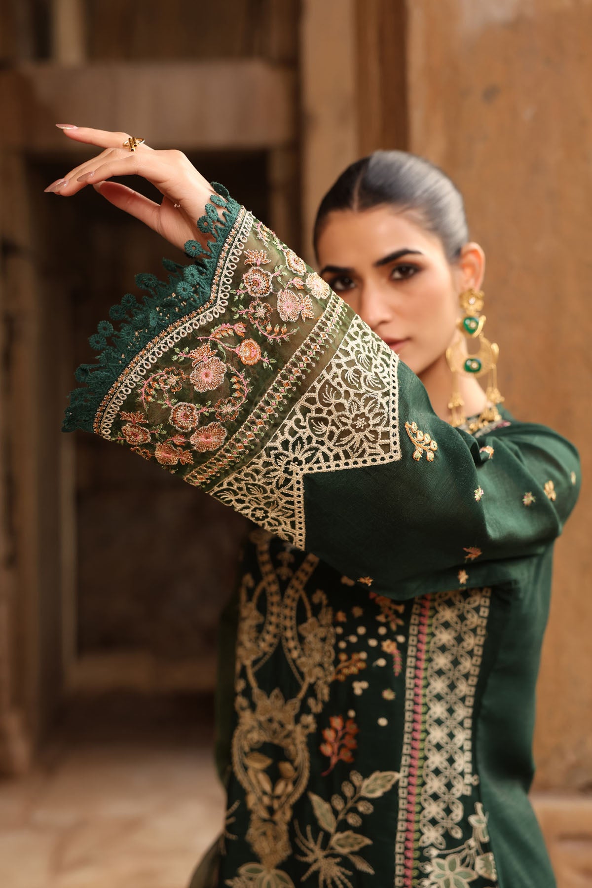 GREEN SHIMMER STRAIGHT KURTA WITH PANT AND DUPATTA