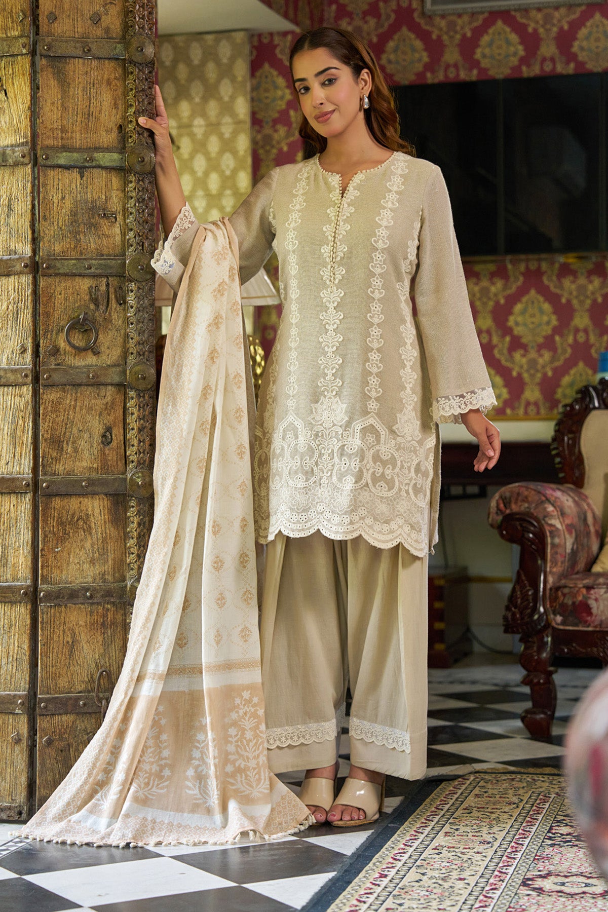 Off white jute embroidered Farshi Suit Set With Dupatta