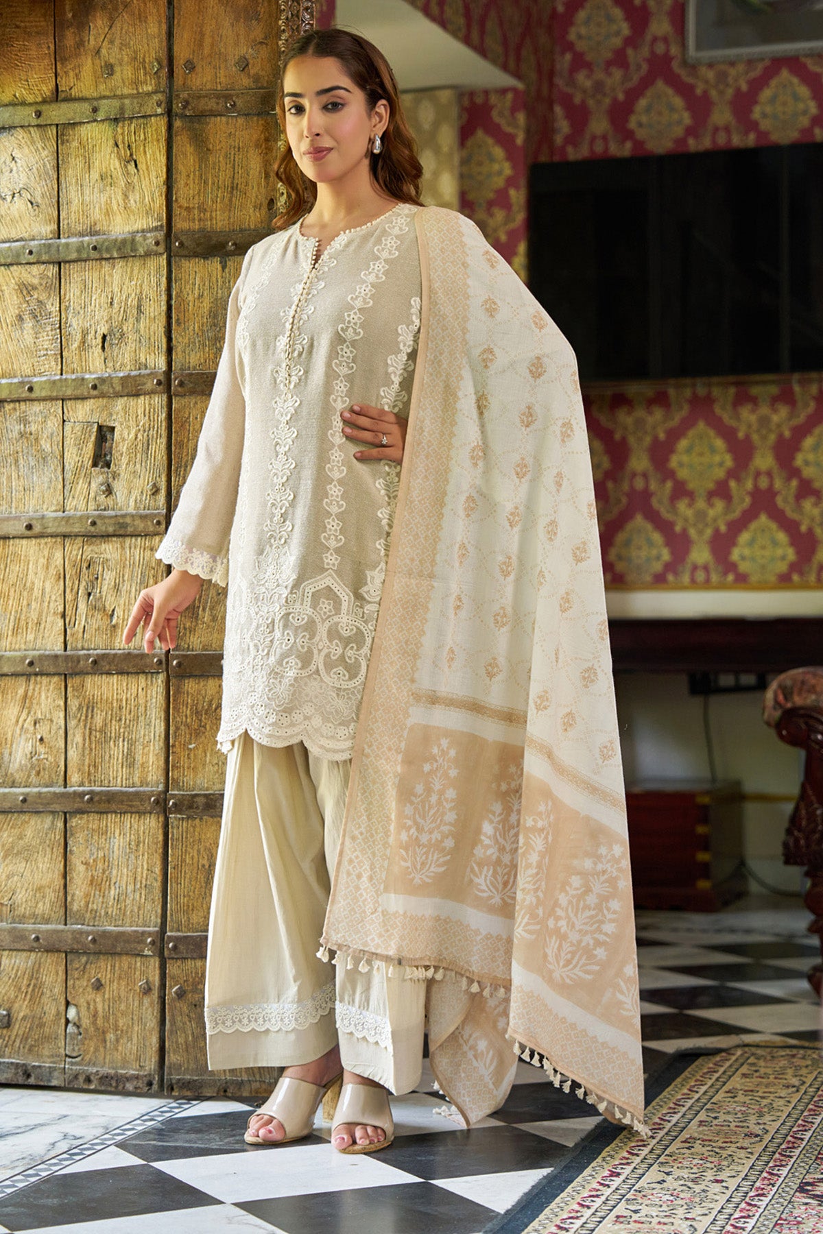 Off white jute embroidered Farshi Suit Set With Dupatta