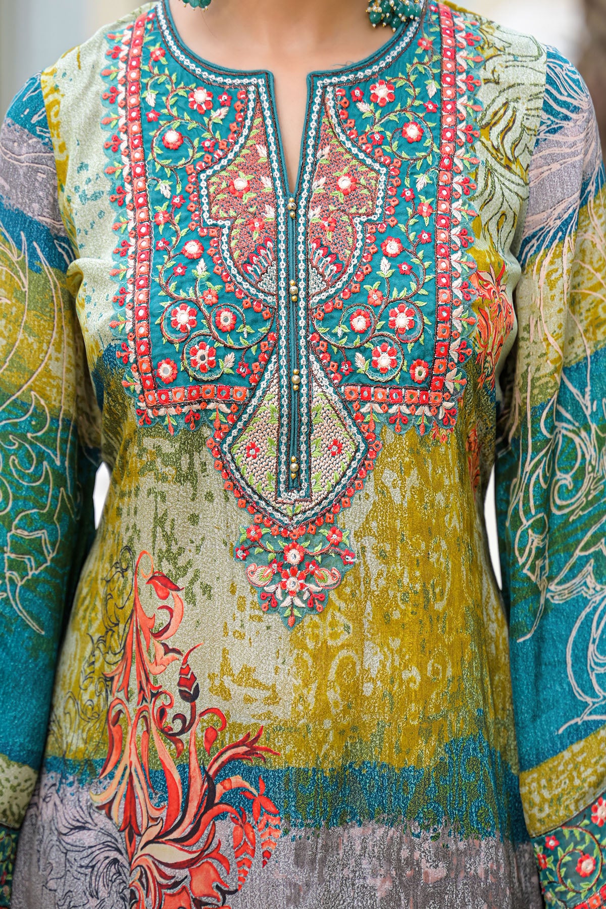 Green Multicolor Viscose Crepe Embroidered Suit