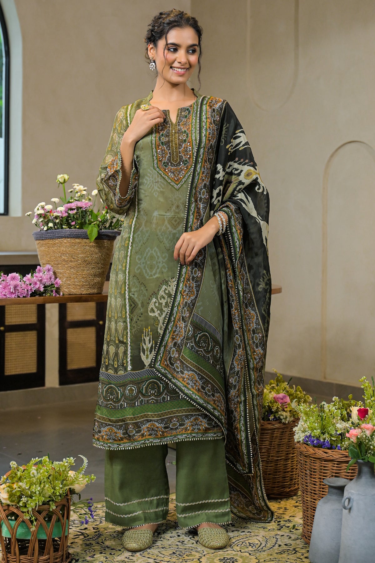 Green Crepe Silk Embroidered Kurta Set With Dupatta