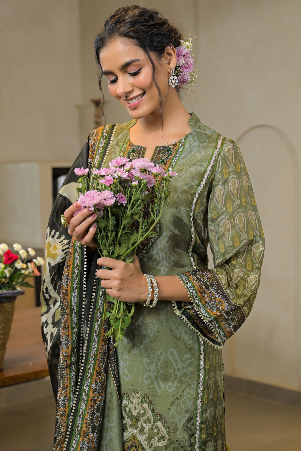 Green Crepe Silk Embroidered Kurta Set With Dupatta