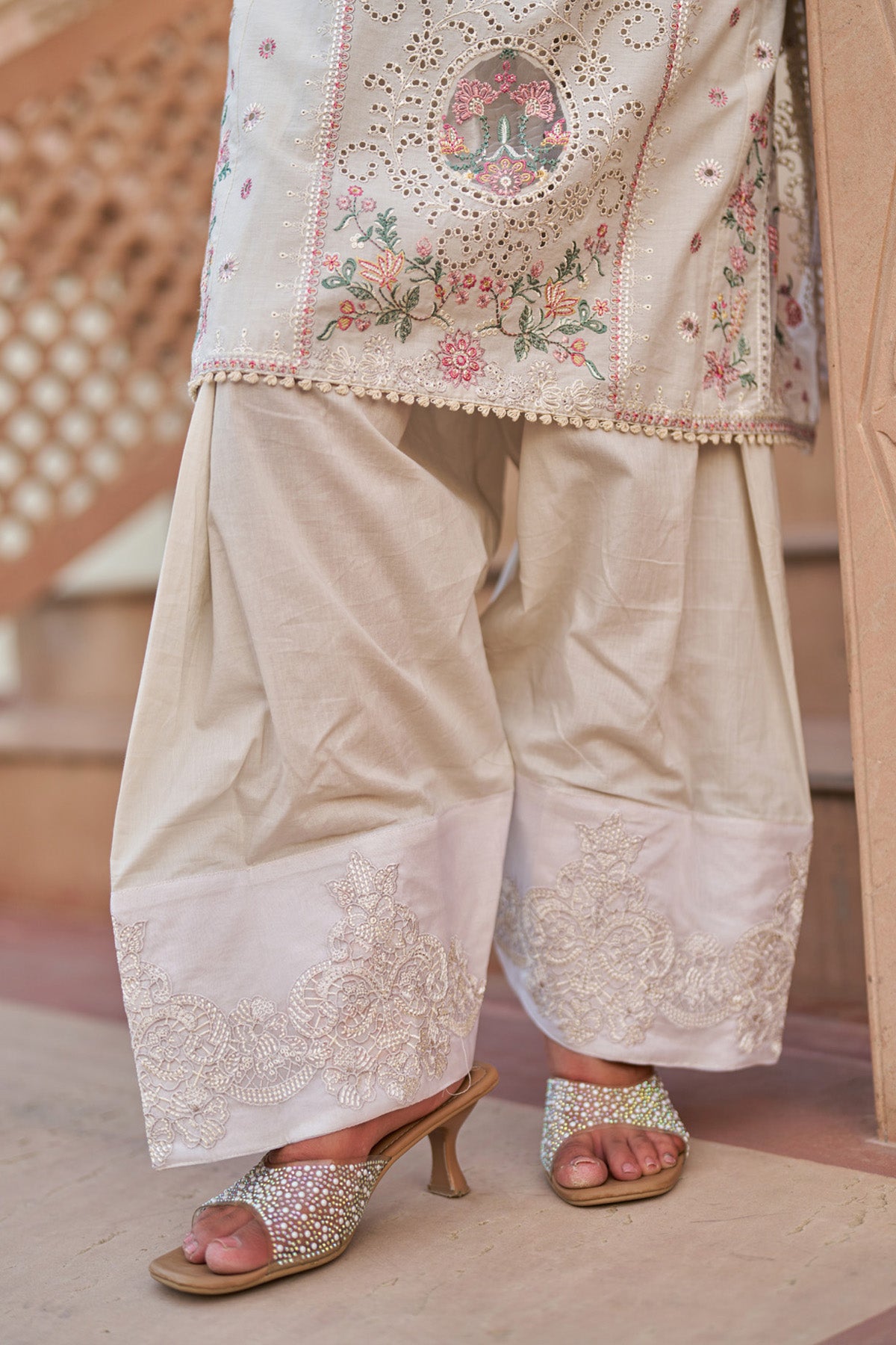 Off white cotton embroidered Farshi Suit Set With Dupatta