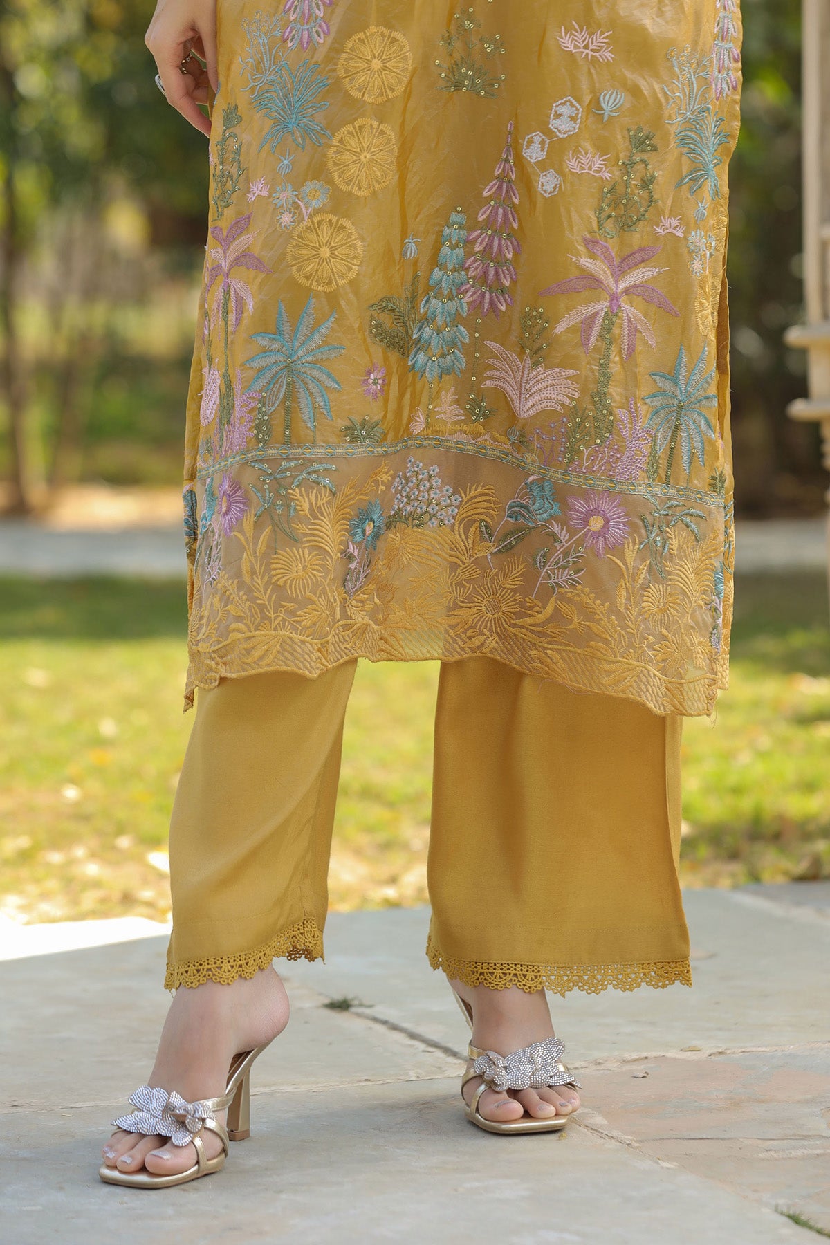 Mustard Organza Embridered Kurta Set With Dupatta