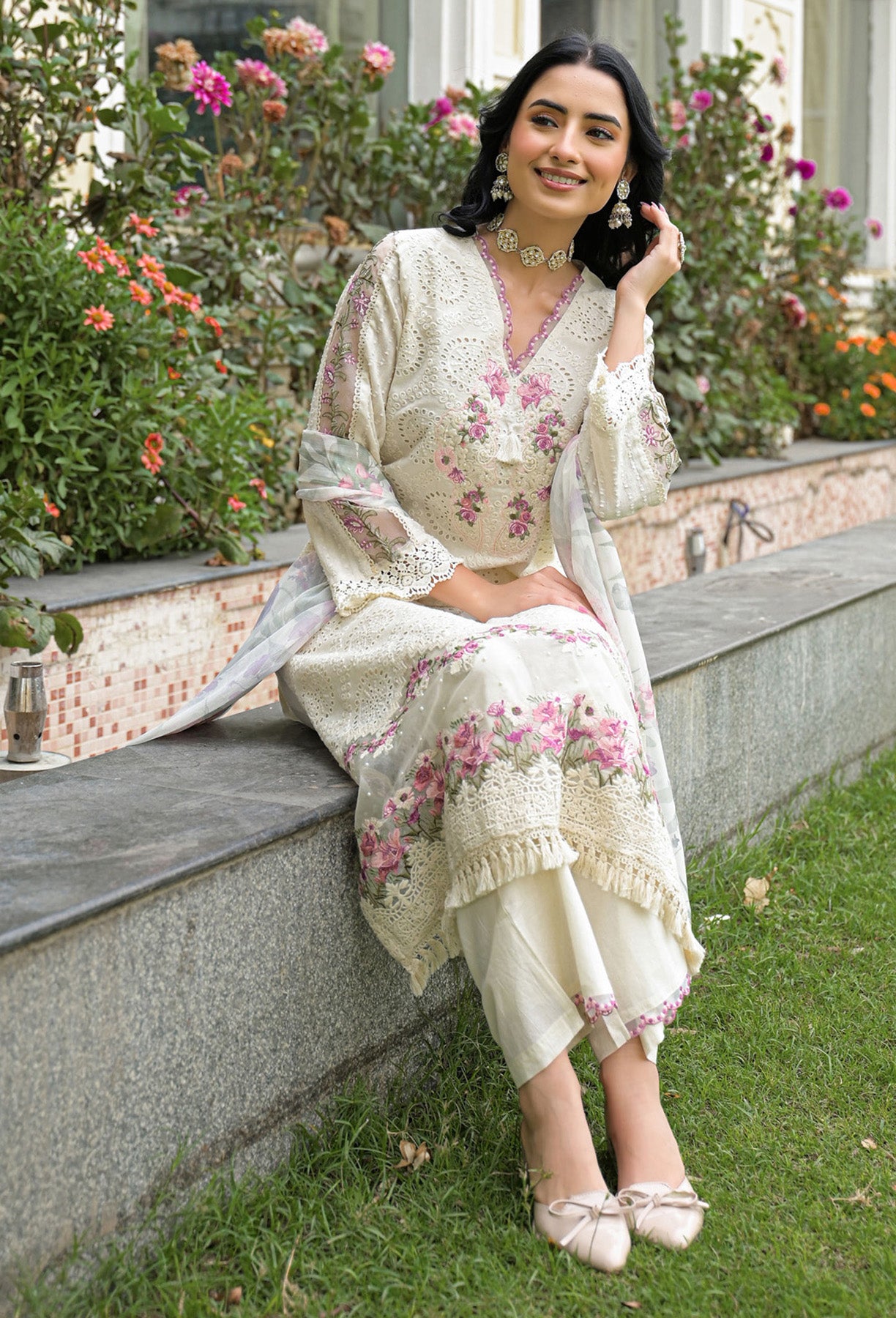 Off White Cotton Embroidered Kurta Set With Dupatta