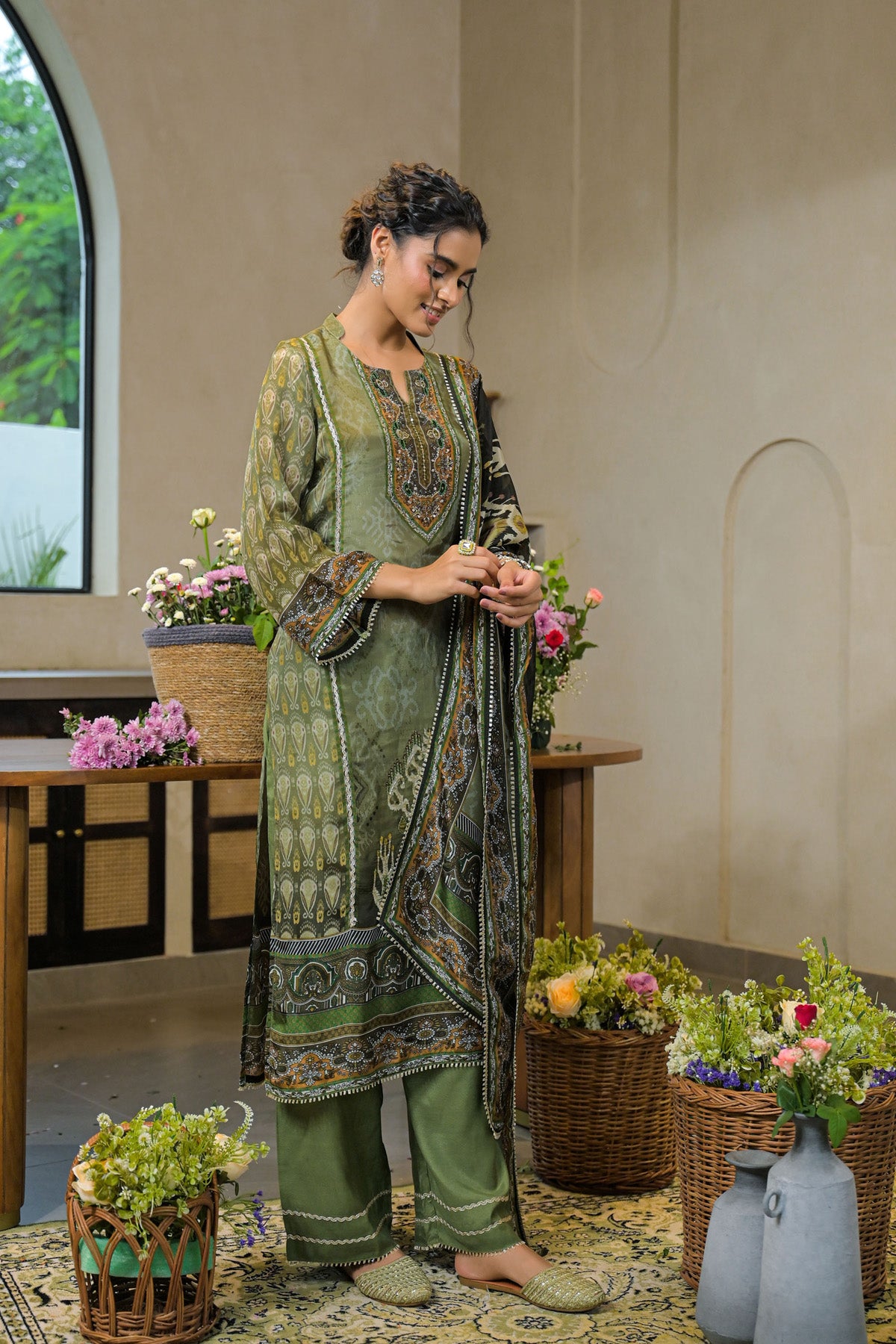 Green Crepe Silk Embroidered Kurta Set With Dupatta