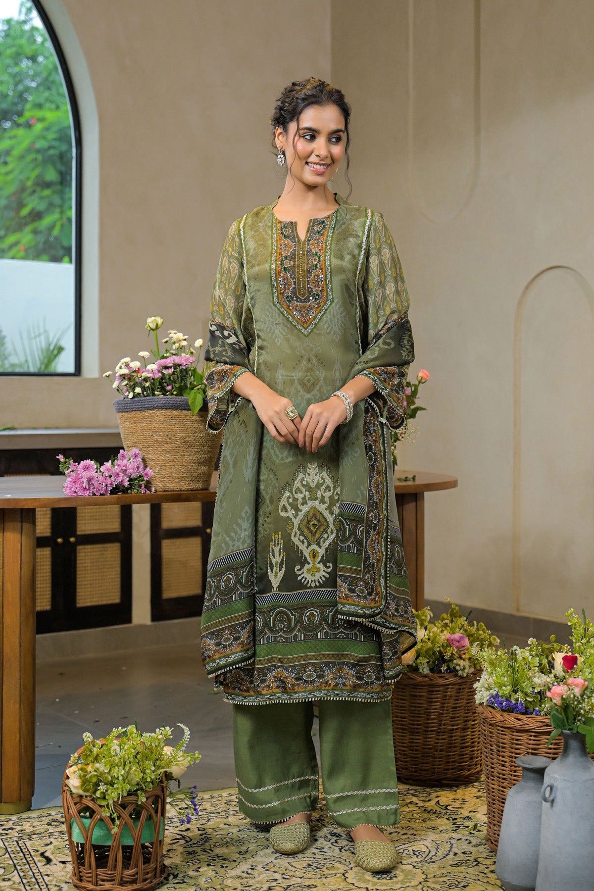 Green Crepe Silk Embroidered Kurta Set With Dupatta