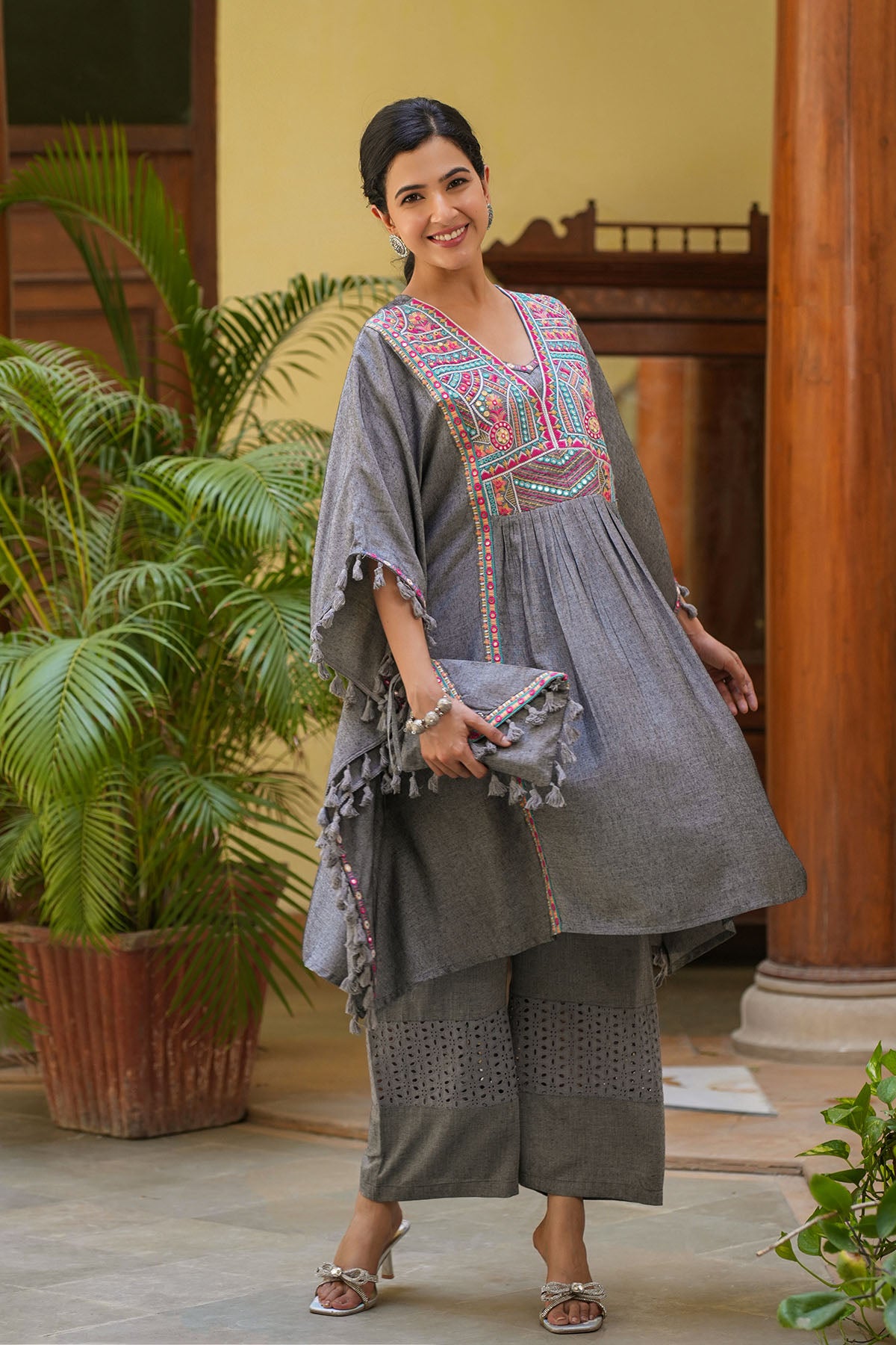 Grey Embroidered Kaftan Set With Purse